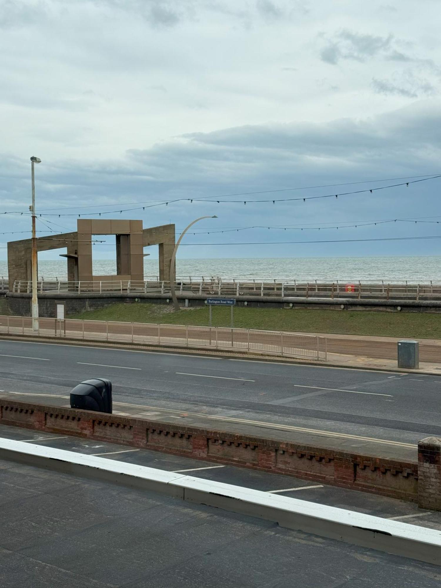Coastal Plaza Отель